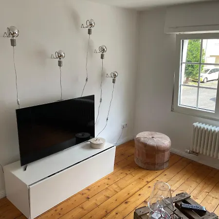 Kleines, Gemütliches Haus In *