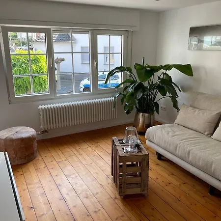Apartment Kleines, Gemuetliches Haus In *